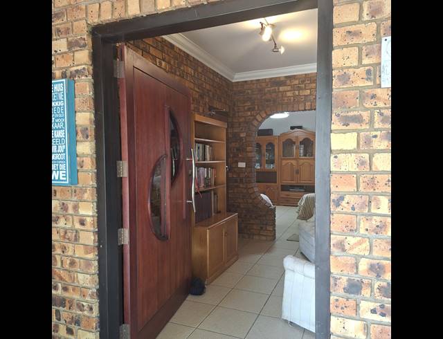 4 BEDROOM FREESTANDING FOR SALE IN MEER EN SEE
